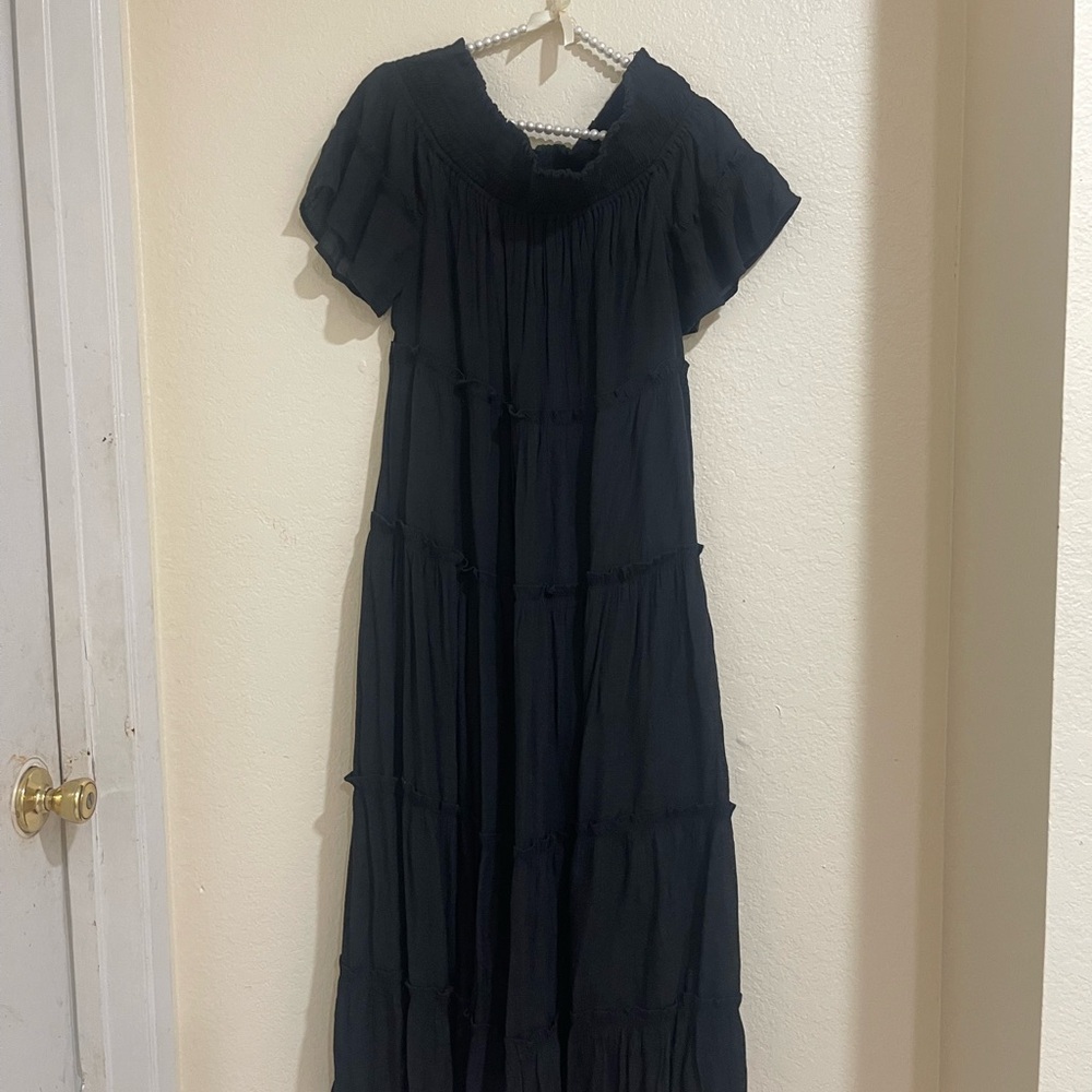 Elegant Black Maxi Dress